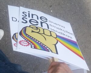 Her 1 Mayıs'ta Yumruğumuz Havada.